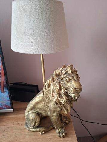 Leuke Leeuw Lamp met beige Lampenkap beschikbaar voor biedingen