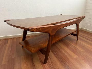 Vintage jaren '60 salontafel beschikbaar voor biedingen
