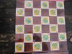 120 Art nouveau tegels in 4 vlakjes, 2 decors in relief, Antiek en Kunst, Ophalen
