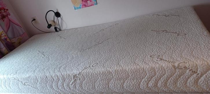Eenpersoonsmatras, Huis en Inrichting, Slaapkamer | Matrassen en Bedbodems, Zo goed als nieuw, Matras, 90 cm, 200 cm, Eenpersoons