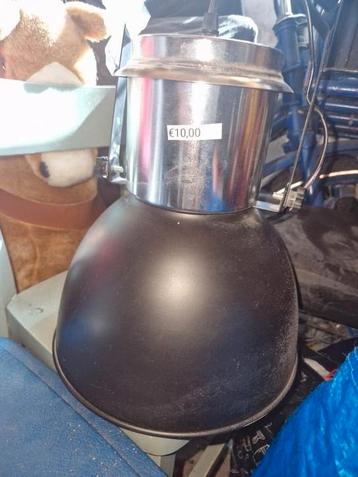 Industriële lamp beschikbaar voor biedingen