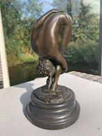 Bronzen scultuur van gebogen naakte dame, gesigneerd June, Ophalen of Verzenden, Brons