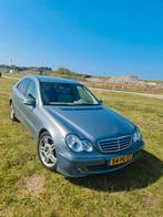 Mercedes-Benz C-Klasse 1.8 C180 Kompr Sedan AUT 2004 Grijs, Stof, 74 €/maand, 1796 cc, Origineel Nederlands