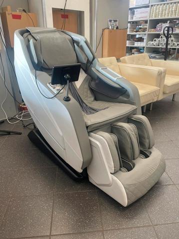 Zgan massagestoel zero gravity en veel functies beschikbaar voor biedingen