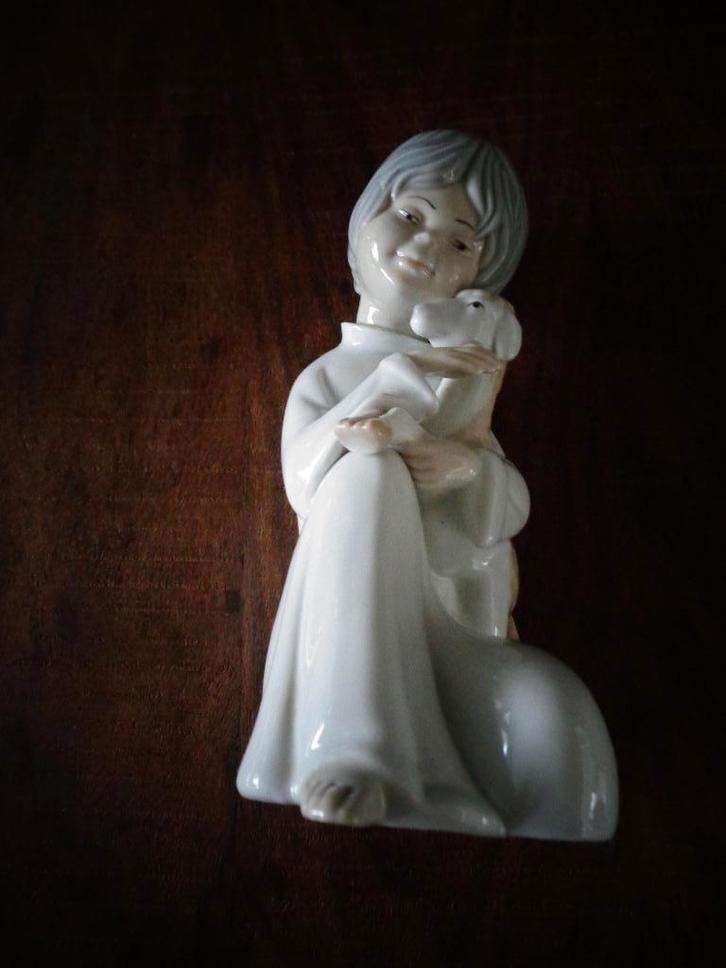 Porcelanas Miquel Requena beeldje, Lladro stijl, Verzamelen, Beelden en Beeldjes, Zo goed als nieuw, Mens, Ophalen of Verzenden