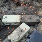 Gratis af te halen: 5 betonnen blokken 120x30x30, Ophalen