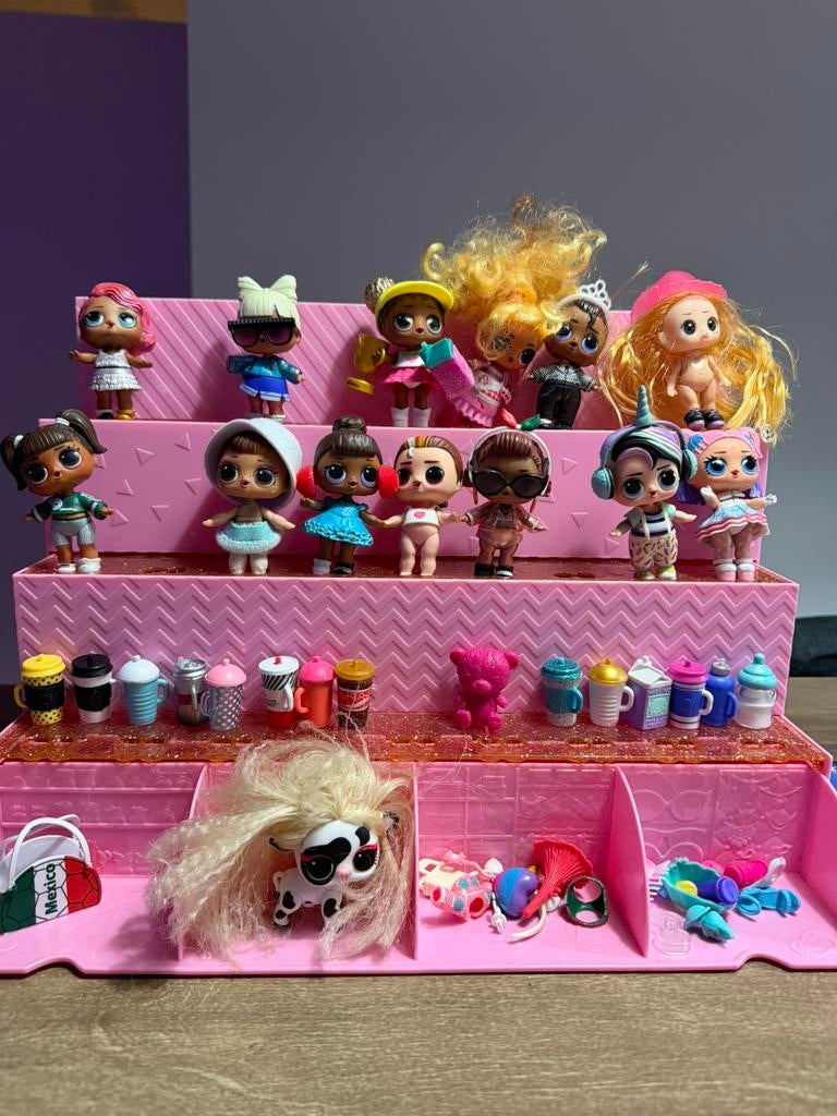 L.O.L Suprise pop-up store set met 14 poppetjes, Ophalen of Verzenden, Zo goed als nieuw, Overige typen