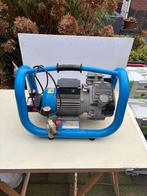 Compacte compressor stil olievrij, Doe-het-zelf en Verbouw, Compressors, Ophalen, Gebruikt, Minder dan 200 liter/min, Minder dan 6 bar