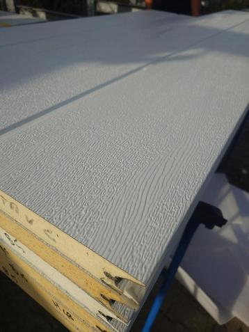 Geïsoleerde (overhead) deurpanelen wit houtstructuur (B4) beschikbaar voor biedingen