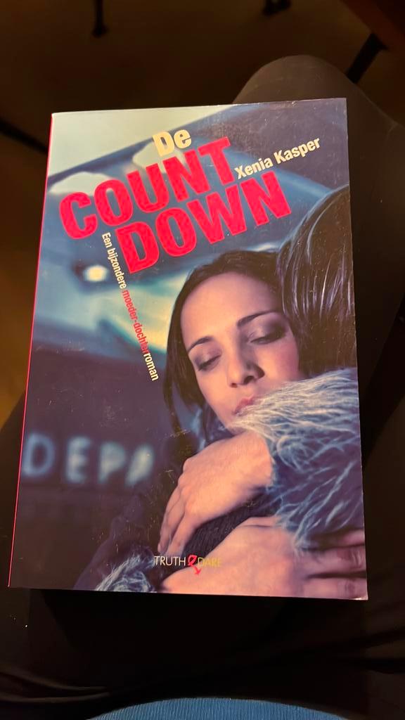Xenia Kasper - De countdown, Boeken, Literatuur, Zo goed als nieuw, Ophalen of Verzenden