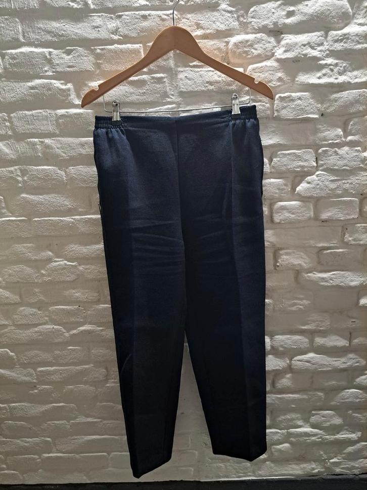 Alica donker blauw broek - Maat 23 44/46, Kleding | Dames, Broeken en Pantalons, Zo goed als nieuw, Maat 42/44 (L), Blauw, Lang
