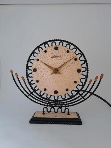 Elektrische Hilbink tafelklok 50/60's beschikbaar voor biedingen