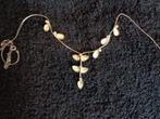 fijn zilverkl ketting met een soort maansteentjes en strass, Sieraden, Tassen en Uiterlijk, Overige materialen, Nieuw, Ophalen of Verzenden