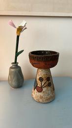 Vintage studio pottery beeldje object meisje met bloemen, Antiek en Kunst, Antiek | Keramiek en Aardewerk, Ophalen of Verzenden