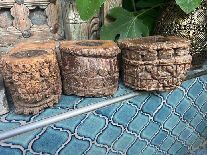Indiase console kandelaar uit India oud brokstuk bruin wand, Huis en Inrichting, Woonaccessoires | Kandelaars en Kaarsen, Nieuw