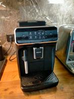 Philips 2200 Volautomaat Koffiemachine, Witgoed en Apparatuur, Espresso apparaat, Zo goed als nieuw, 2 tot 4 kopjes, Afneembaar waterreservoir