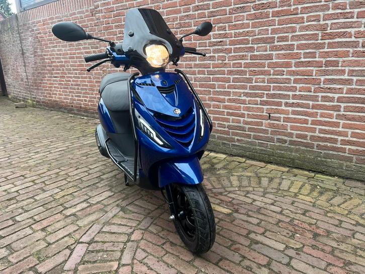 Piaggio zip brom, Fietsen en Brommers, Scooters | Piaggio, Zo goed als nieuw, Zip, Maximaal 45 km/u, Benzine, Ophalen
