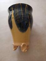 Retro vaas op pootjes 26x16 cm, Huis en Inrichting, Woonaccessoires | Vazen, Ophalen of Verzenden, Overige kleuren, Aardewerk of Porselein