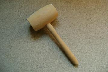 Houten hamer beschikbaar voor biedingen