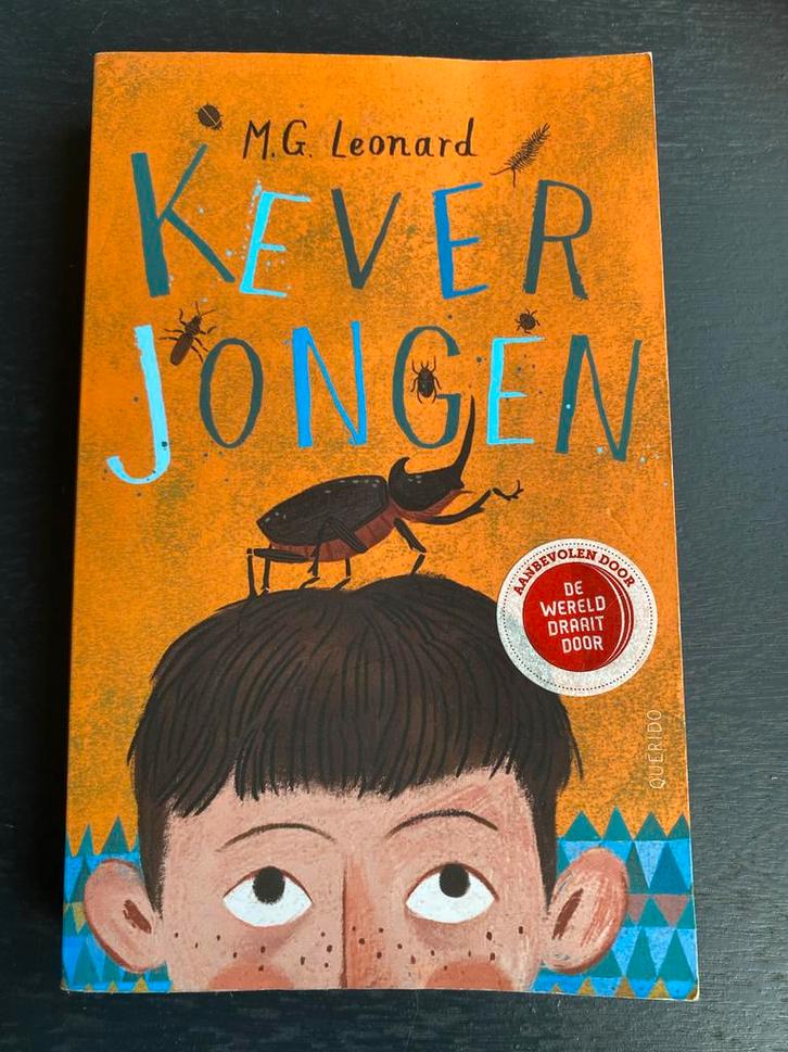 Keverjongen - M.G. Leonard, Boeken, Kinderboeken | Jeugd | onder 10 jaar, Zo goed als nieuw, Fictie algemeen, Ophalen