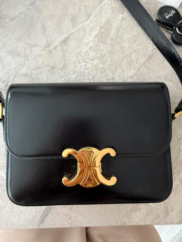 Celine triomphe bag, Sieraden, Tassen en Uiterlijk, Tassen | Schoudertassen, Zo goed als nieuw, Overige merken, Zwart, Leer, Ophalen of Verzenden