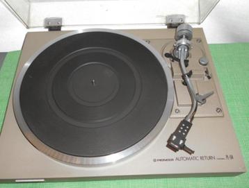 Pioneer draaitafel PL 514 zilver,mooi en prima.. beschikbaar voor biedingen