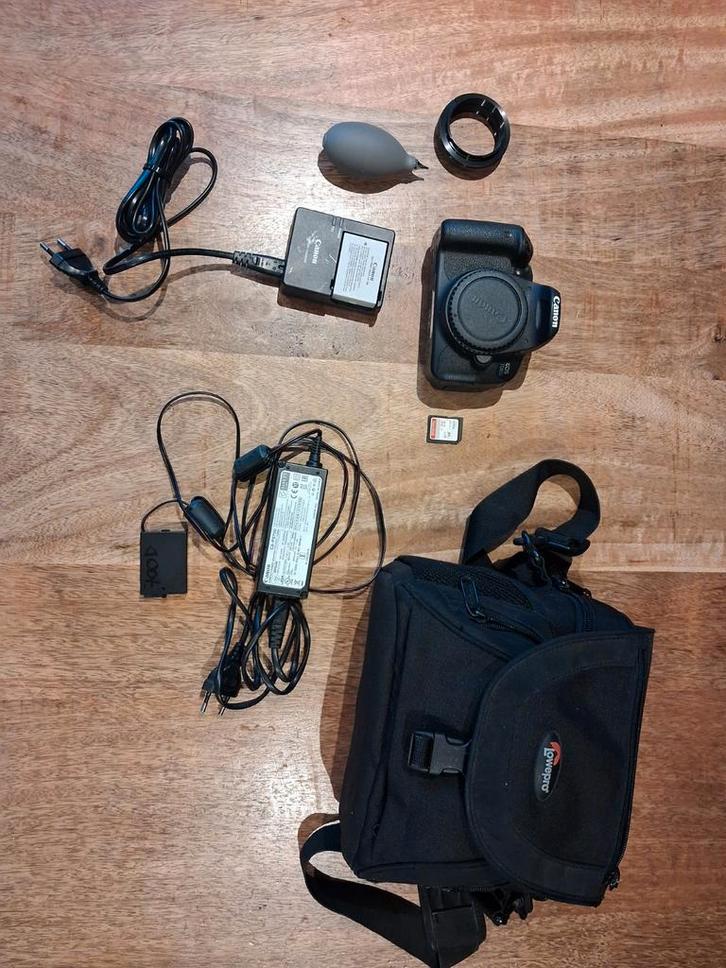 Canon EOS 700D Spiegelreflexcamera met Accessoires, Audio, Tv en Foto, Fotocamera's Digitaal, Gebruikt, Spiegelreflex, Canon, Geen optische zoom