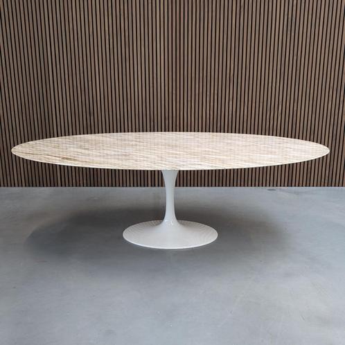 Knoll Saarinen Table 244cm Calacatta (Oval), Huis en Inrichting, Tafels | Eettafels, Nieuw, 100 tot 150 cm, 200 cm of meer, Vijf personen of meer