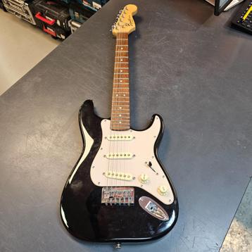 Squier Mini Strat Black V2 reis/kindergitaar | Nwpr 152 Euro beschikbaar voor biedingen
