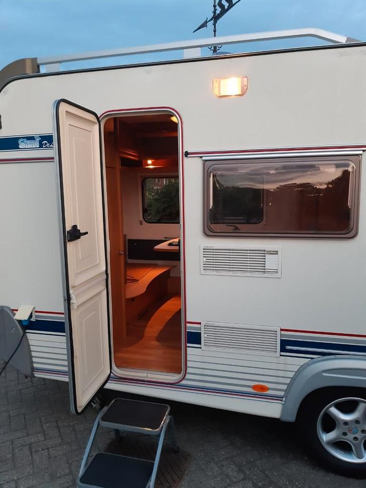 Wilk 4 persoons 2003, Caravans en Kamperen, Caravans, Particulier, tot en met 4, Rondzit, Wilk, Vast bed, Fietsenrek, Luifel, Ophalen