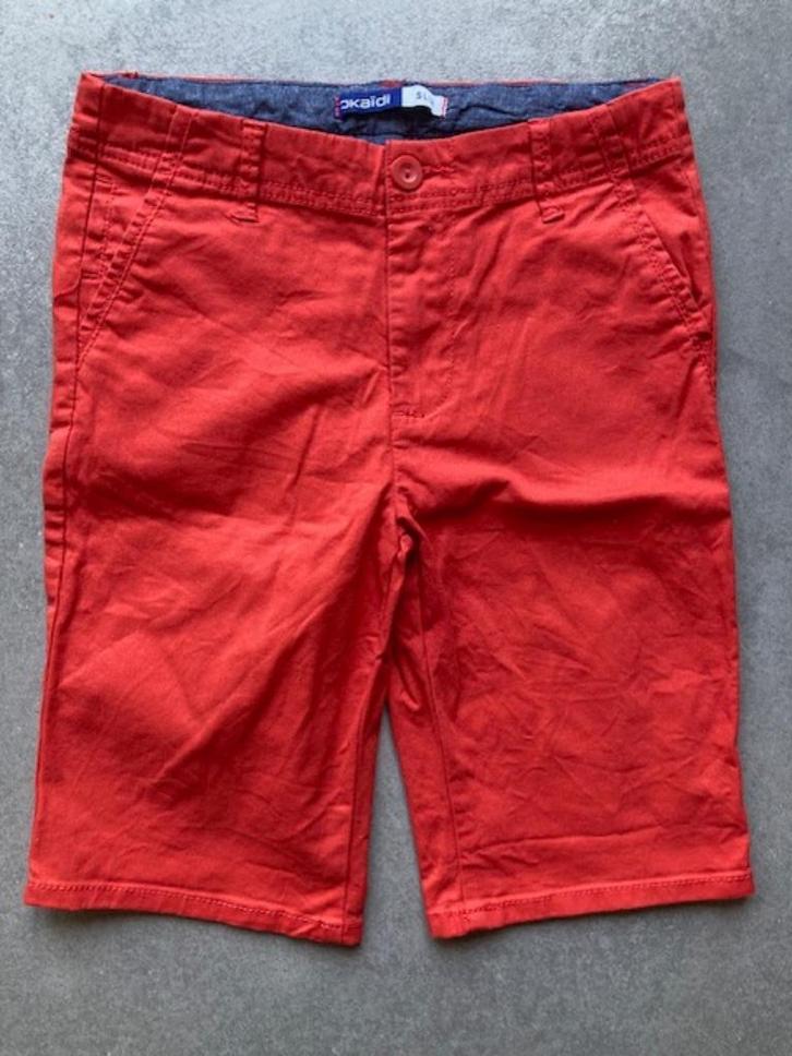 Korte broek jongens Okaïdi rood maat 140 slim fit, Kinderen en Baby's, Kinderkleding | Maat 140, Zo goed als nieuw, Jongen, Broek