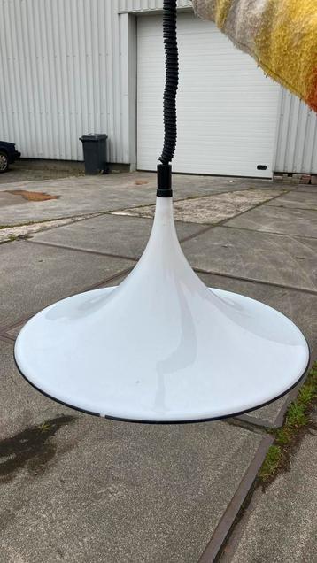 Heksenhoed lamp met trekmechanisme beschikbaar voor biedingen