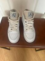 Nike jordans maat 38, Ophalen of Verzenden, Zo goed als nieuw, Sneakers of Gympen