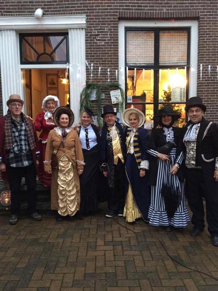 Dickens kleding te huur voor max €22 compleet per persoon, Kleding | Dames, Carnavalskleding en Feestkleding, Zo goed als nieuw
