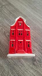 Rood huisje waxinelichthouder, Huis en Inrichting, Woonaccessoires | Kandelaars en Kaarsen, Overige materialen, Gebruikt, Ophalen of Verzenden