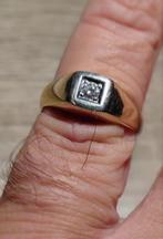 14k gouden pinkring maat 17,75 met briljant 0,10crt, Gebruikt, Ophalen of Verzenden, 17 tot 18, Dame of Heer