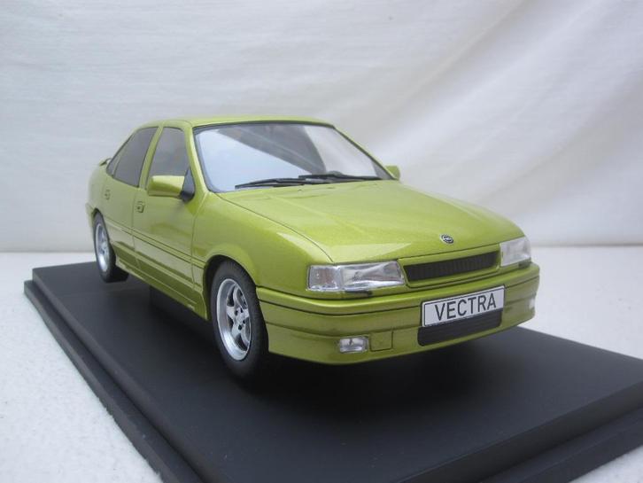 Opel Vectra A 2000 geel-groen metallic 1988 1:18 MCG, Hobby en Vrije tijd, Modelauto's | 1:18, Nieuw, Auto, Overige merken, Ophalen of Verzenden