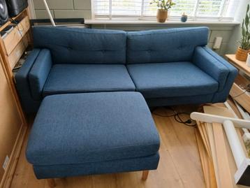 Gratis blauwe bank! Moet weg! beschikbaar voor biedingen