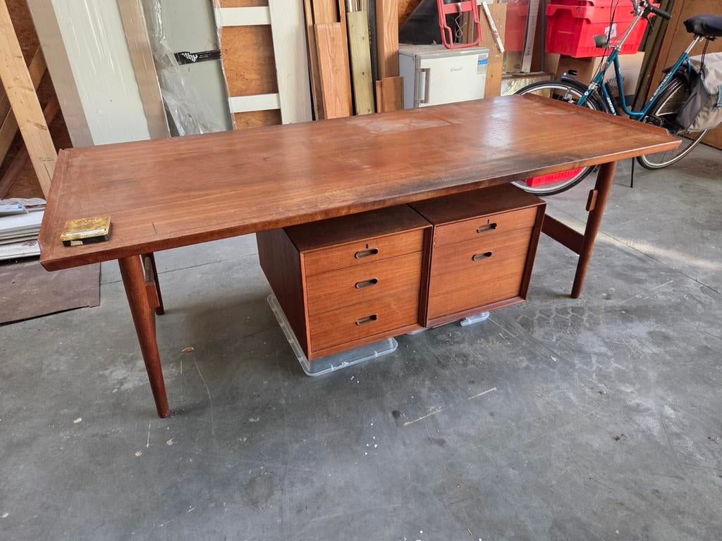 Groot vintage teakhouten bureau/ bureel Arne Vodder, Huis en Inrichting, Bureaus, Gebruikt, Ophalen