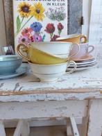 Oude sjieke kopjes met gouden randjes, Ophalen of Verzenden