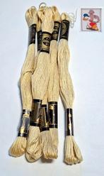 5x DMC mouline, beige 3047, Hobby en Vrije tijd, Borduren en Borduurmachines, Mulhouse, France, Ophalen of Verzenden, Borduurgaren of Zijde