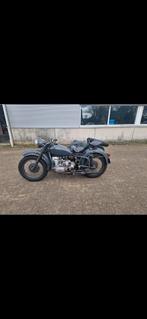 Ural 650 cc uit 1976  Klassieke motor met zijspan, 2 cilinders, Minimaal motorrijbewijs A1, Meer dan 35 kW