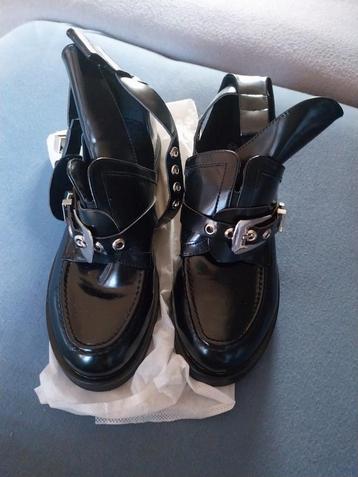 Nieuwe zwarte schoenen, maat 38 beschikbaar voor biedingen