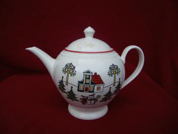 Wedgwood WINDSOR CHRISTMAS  Puntgave kerst theepot beschikbaar voor biedingen