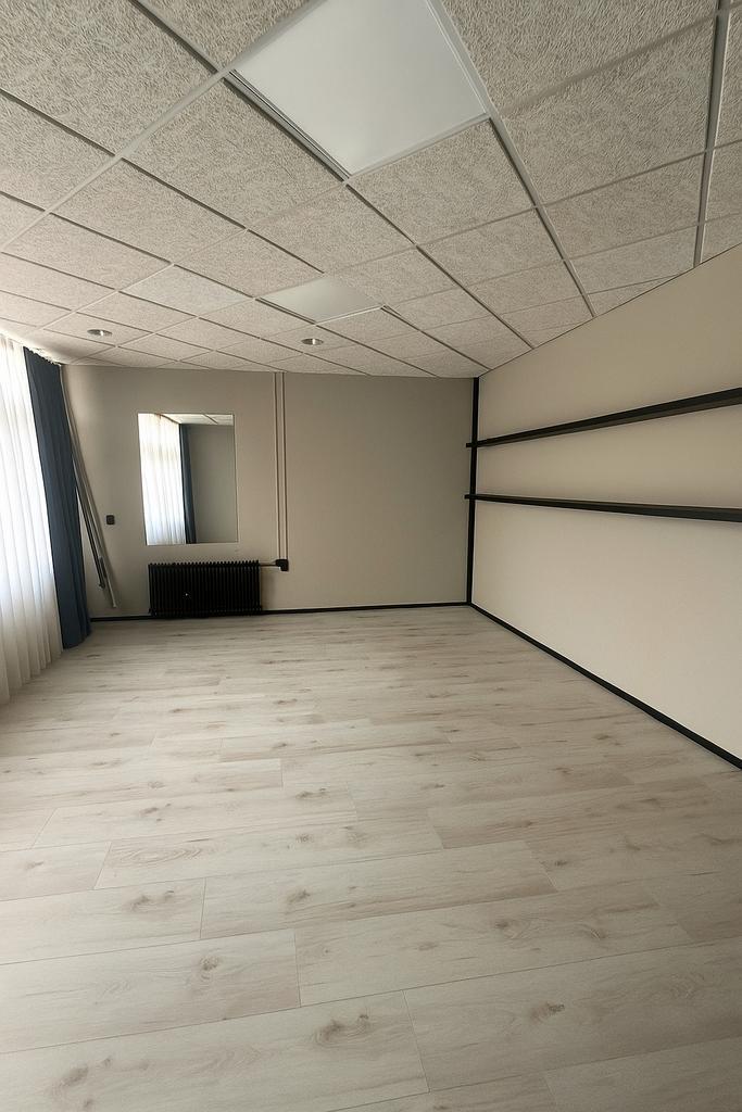 Bedrijfsruimte te Huur, Huizen en Kamers, Kamers te huur