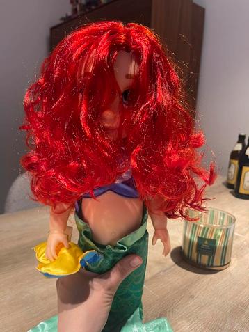Ariel de Kleine Zeemeermin pop met visje beschikbaar voor biedingen