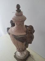 Antiek gipsen ornament met 2 feniksen