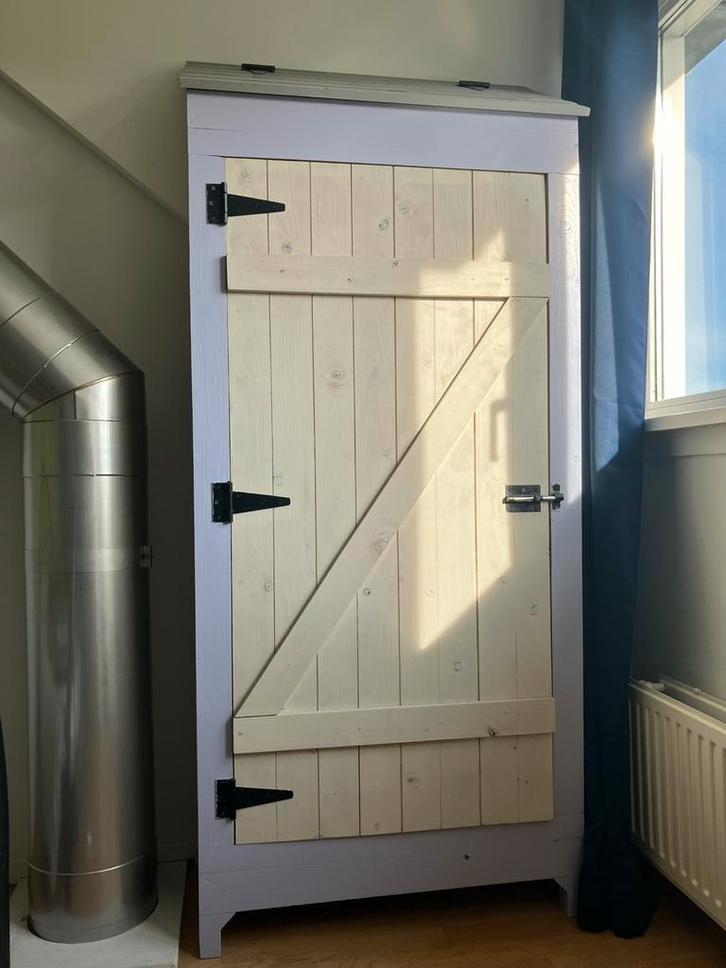 Prachtige massief houten kast, Huis en Inrichting, Kasten | Boekenkasten, Zo goed als nieuw, 50 tot 100 cm, 150 tot 200 cm, 25 tot 50 cm