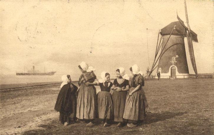 Zeedijk Westkapelle - meisjes molen - 1909 gelopen, Verzamelen, Ansichtkaarten | Nederland, Gelopen, Zeeland, Voor 1920, Ophalen of Verzenden