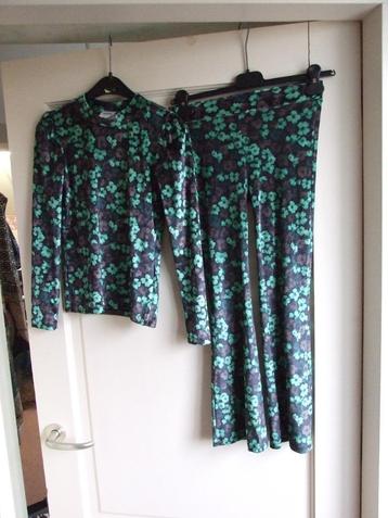 Shoeby velours setje truitje flairbroek 140 beschikbaar voor biedingen